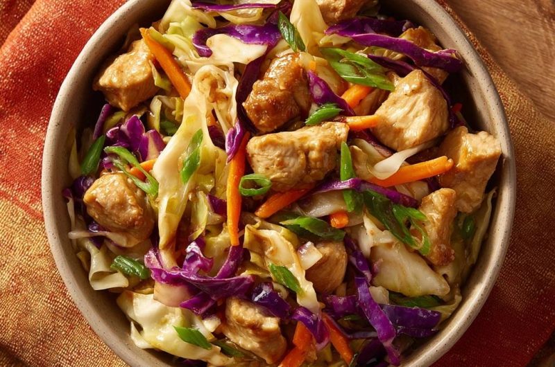 Asiatischer Hühner-Kohl-Wok