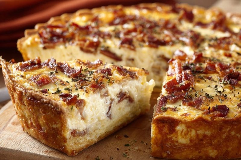 Herzhafte Speck-Quiche mit Kräutern