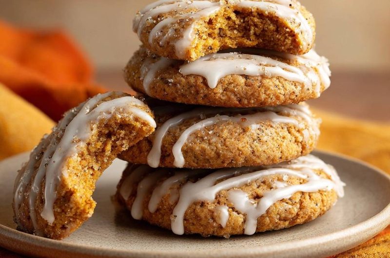 Kürbiskekse mit Vanille-Guss (Nie wieder flache Kekse!)