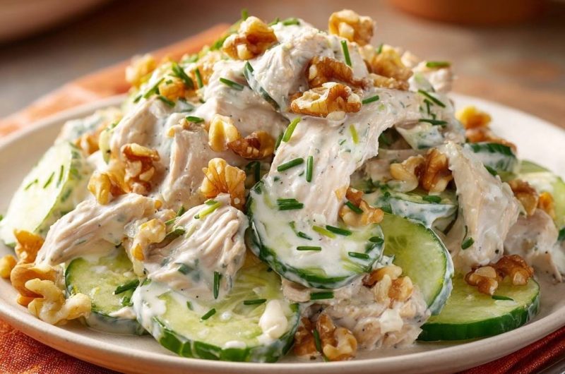 Frischer Hähnchen-Gurken-Salat mit Walnüssen (Keine wässrige Soße mehr)