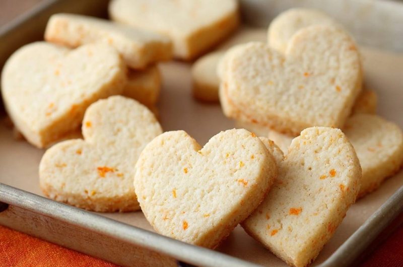 Herzförmige Orangen-Shortbread