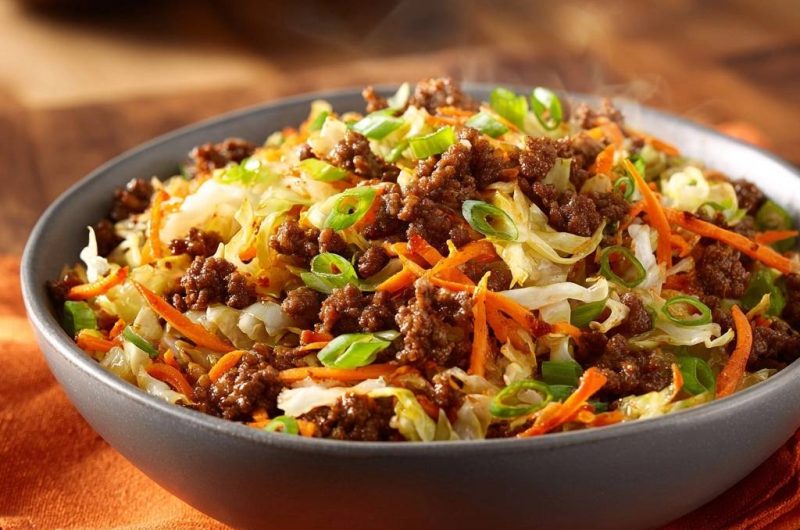 Knackiger Hack-Wok mit Chinakohl (Nie wieder matschiger Kohl!)