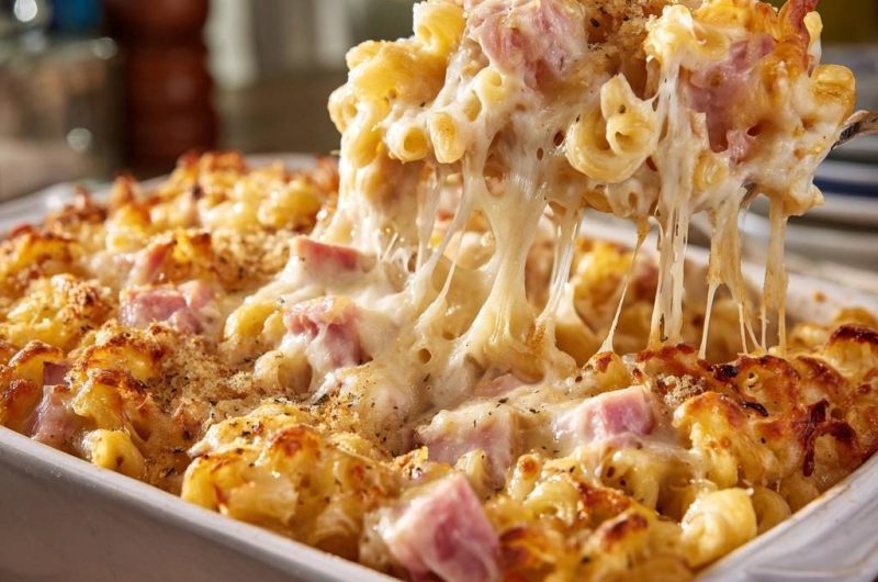 Knuspriger Mac and Cheese mit Schinken