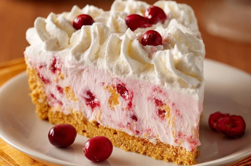 No-Bake Preiselbeer-Sahne-Torte (Keine wässrige Füllung mehr)