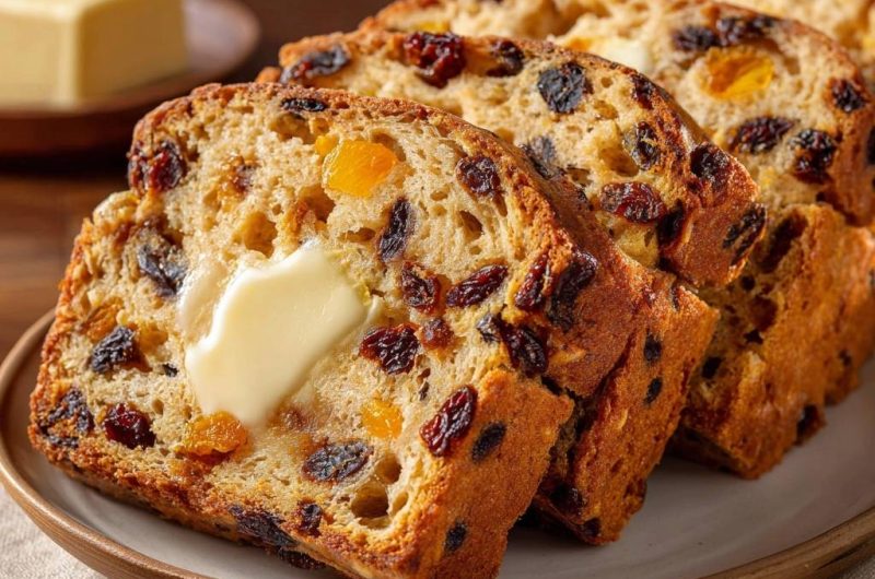 Saftiges Aprikosen-Rosinen-Brot (Nie wieder gesunkene Früchte!)