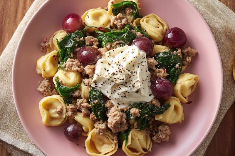 Spinat-Hack-Tortellini mit Trauben