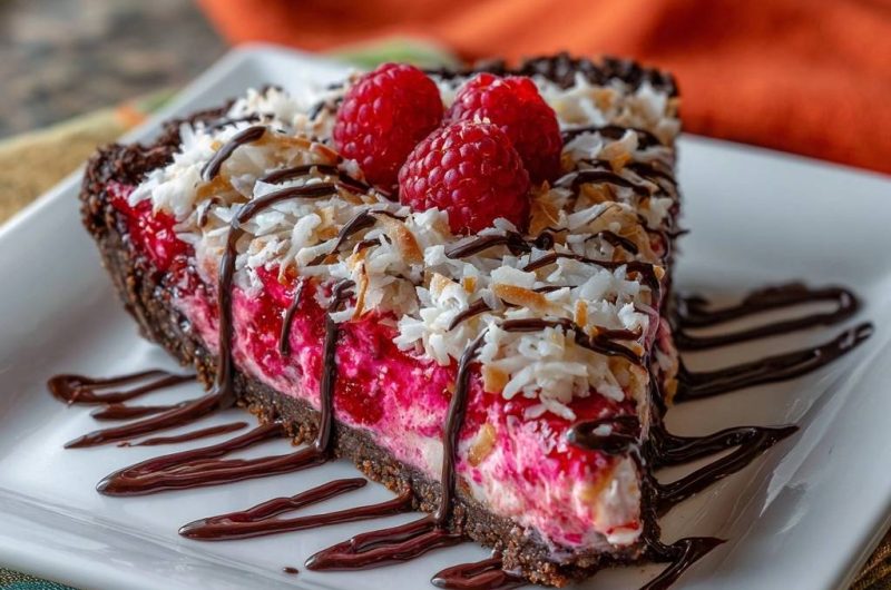 Himbeer-Kokos-Schoko-Torte