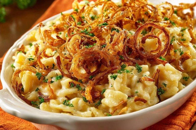 Cremiger Kartoffelauflauf mit Zwiebelkrone