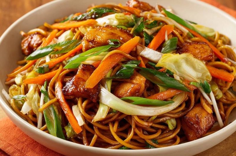 Hähnchen Chow Mein (Nie wieder matschige Nudeln)