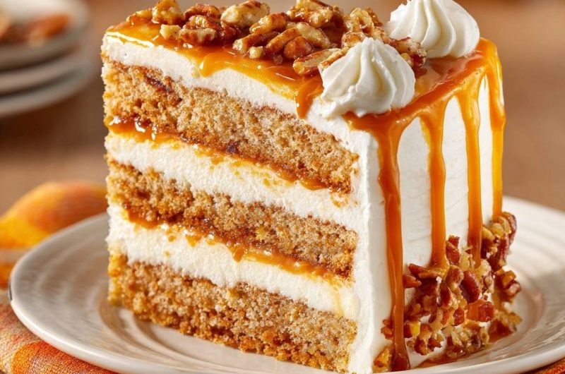 Karottenkuchen mit Karamell und Pekannüssen