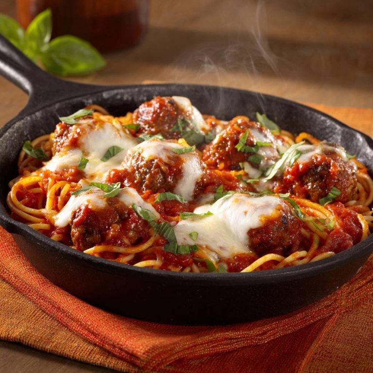 Spaghetti mit saftigen Fleischbällchen