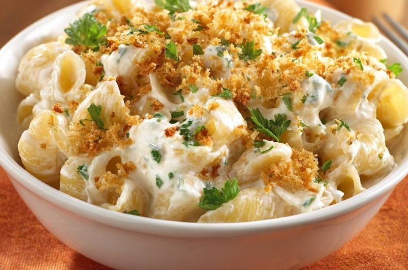 Cremige Rigatoni mit knusprigen Petersilienbröseln (Nie wieder matschige Krümel!)