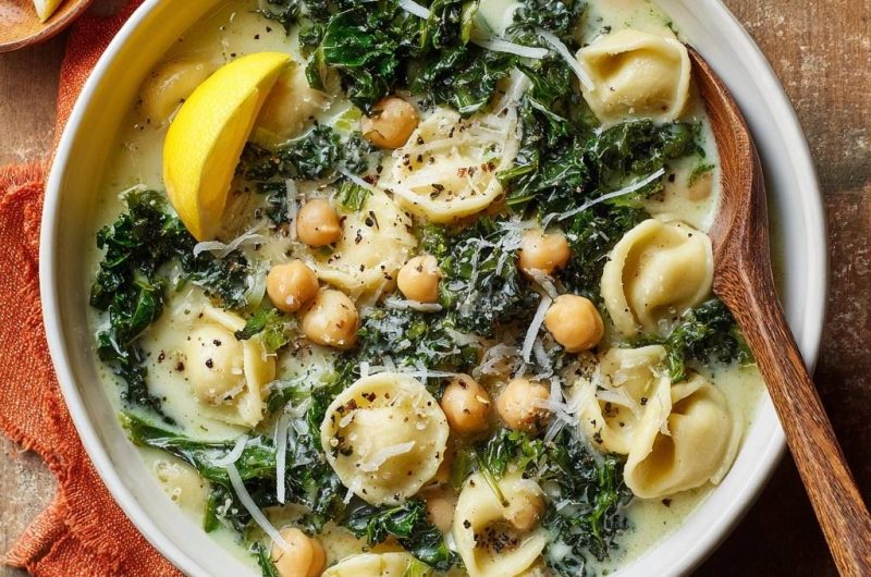 Cremige Tortellini-Grünkohl-Suppe