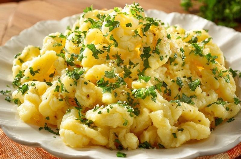 Klassische Butterspätzle