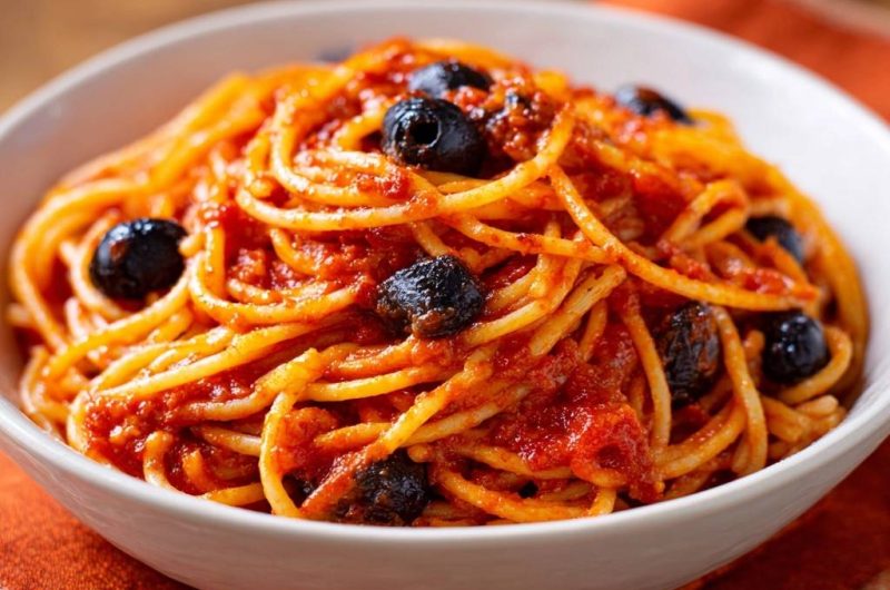 Mediterrane Spaghetti mit Oliven