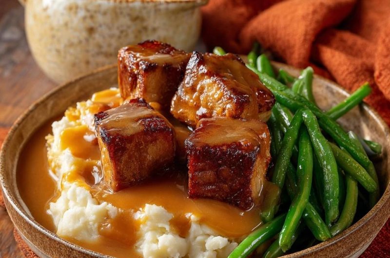 Zarte Rinder-Short-Ribs auf Kartoffelstampf