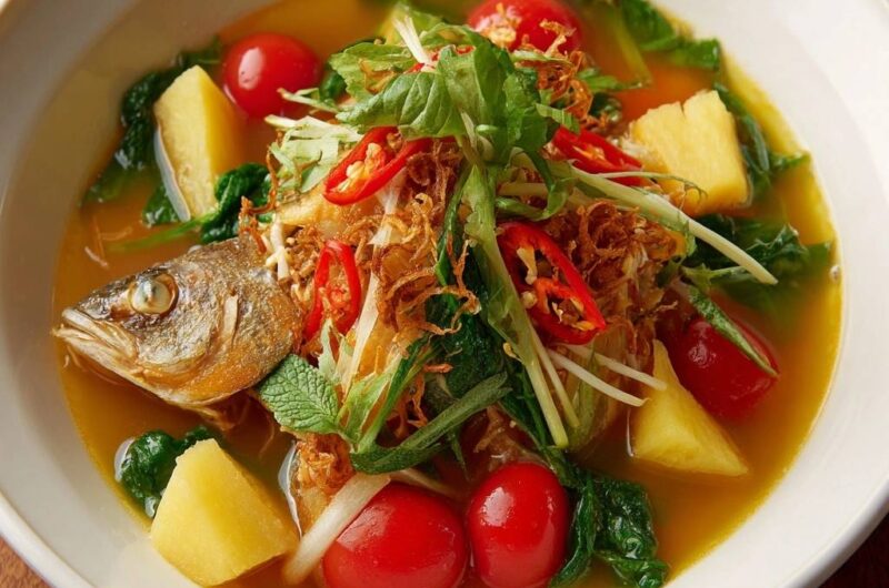 Exotische Fischsuppe mit Ananas und Chili