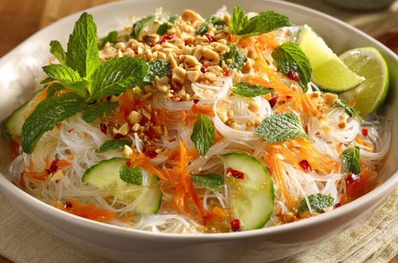 Vietnamesischer Glasnudelsalat mit Limette